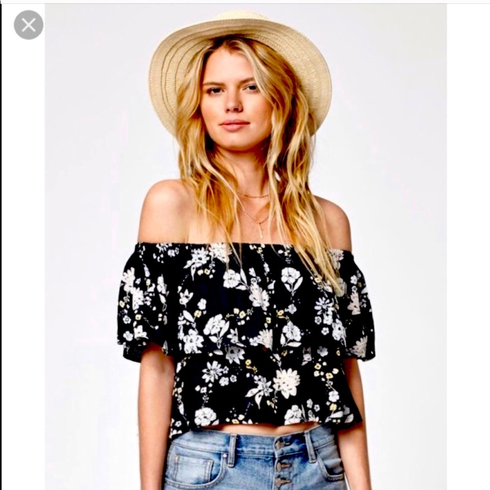 Billabong off shoulder crop top